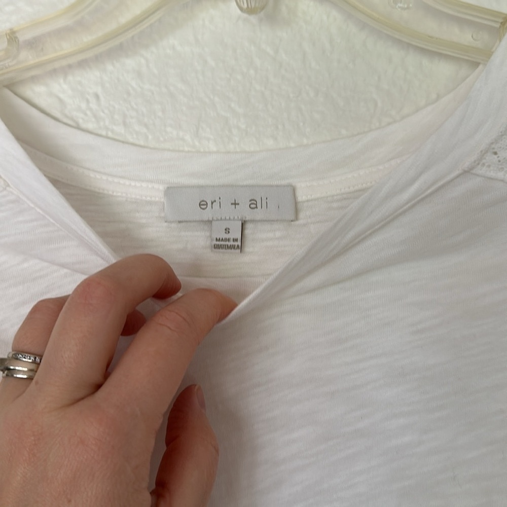 Eri + Ali white puff sleeves eyelet details small - Picture 2 of 7